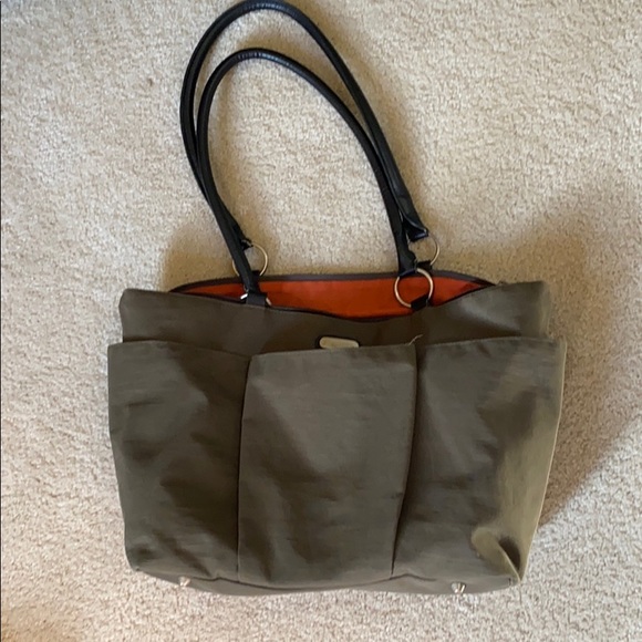 Baggallini Handbags - 🍀HP🍀Baggallini shoulder bag/tote